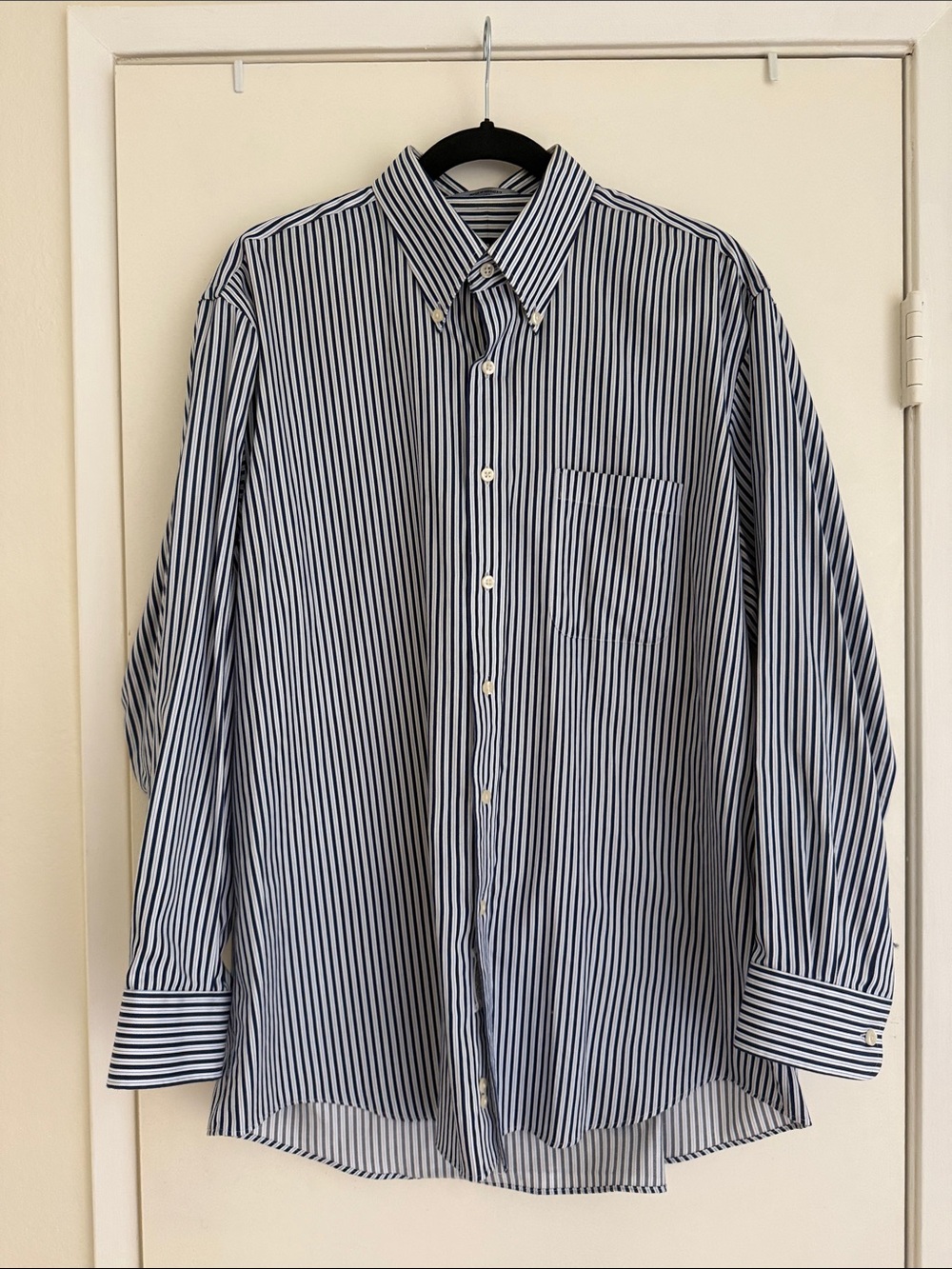 Kirkland Signature Navy and White Vertical Stripe Dress Shirt size 17-33